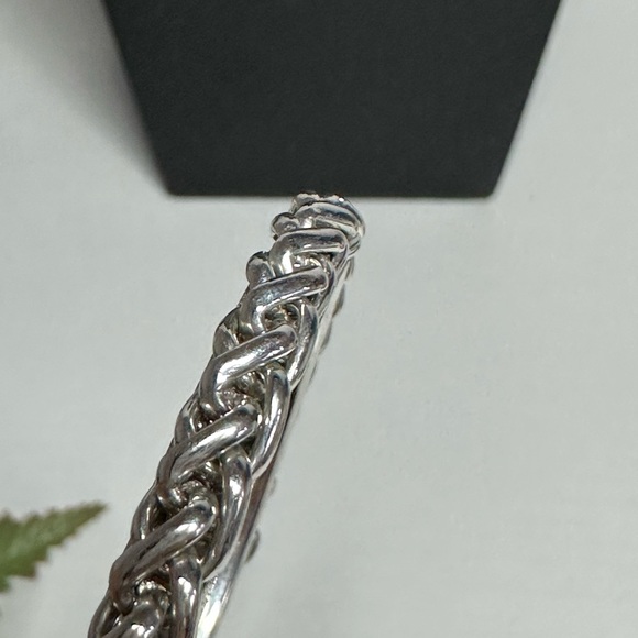 Textured Full Hoop Earrings - Picture 5 of 5